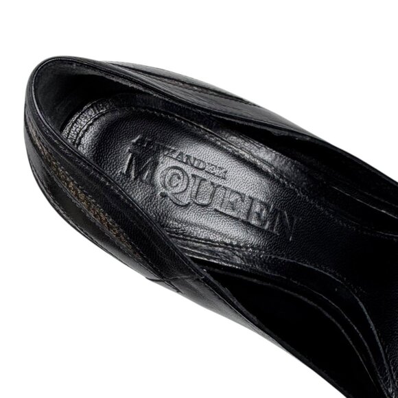 ALEXANDER McQUEEN Peep Toe Platform Heels Sz 9 Black Leather Pumps Glam Luxury - Picture 5 of 15